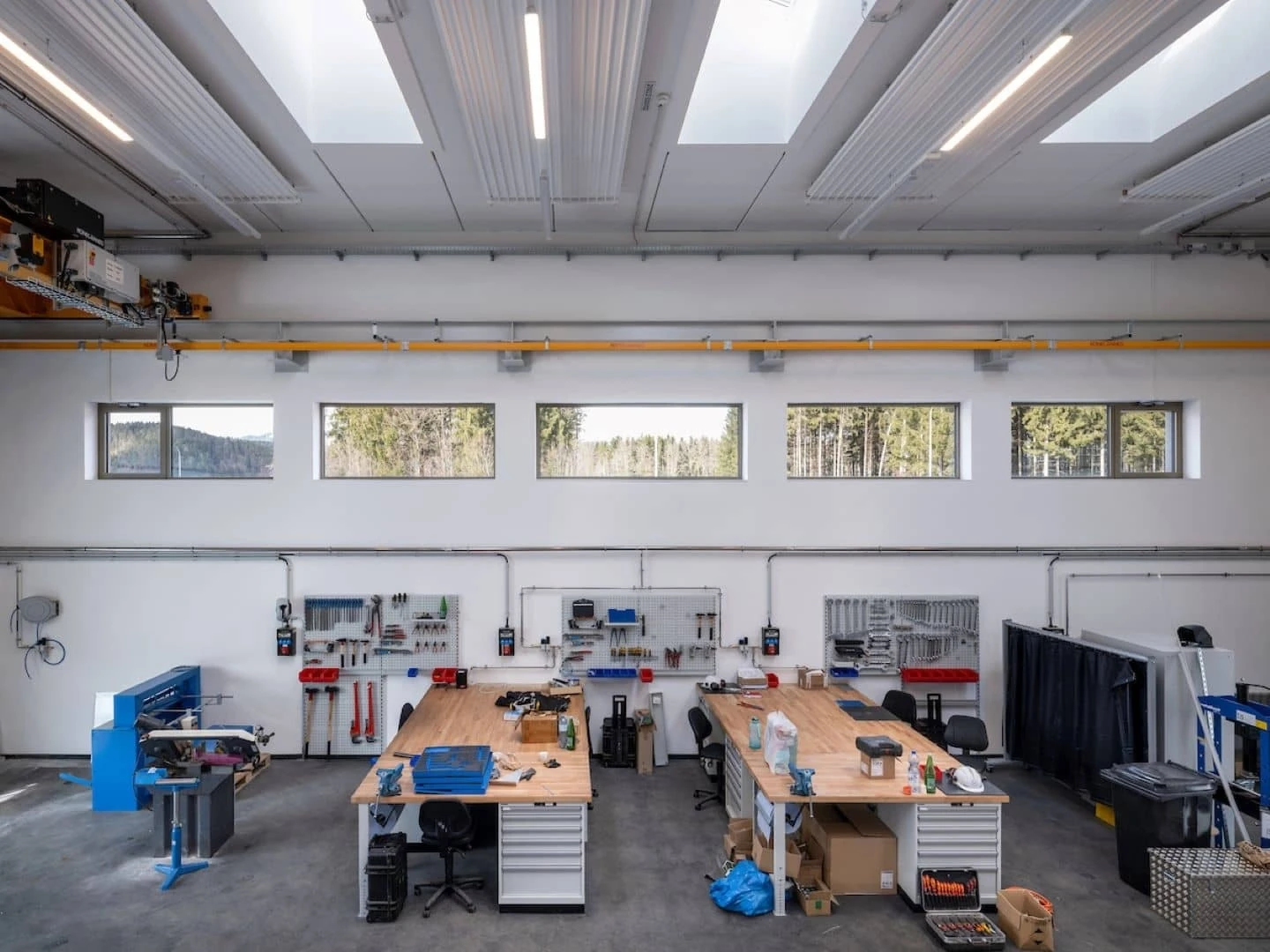 Werkstatt mit Oberlichtern und Kranbahn